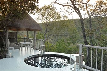 Clifftop Exclusive Safari Hideaway 5*