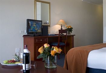 The Point Hotel & Spa 4*