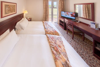 Town Lodge George 3*