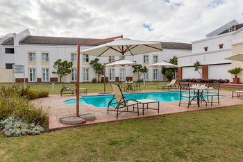 Town Lodge George 3*