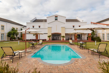 Town Lodge George 3*