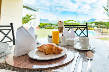 Town Lodge George 3*