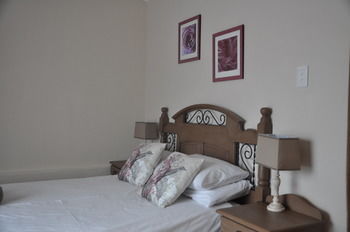 Saxon Lodge 0*