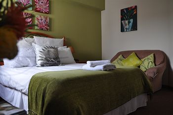 Saxon Lodge 0*