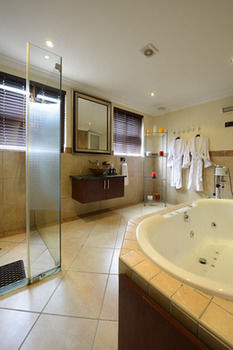 Whalesong Hotel & Spa 4*