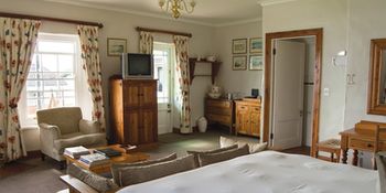 The Farmhouse Hotel 4*