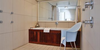 The Farmhouse Hotel 4*