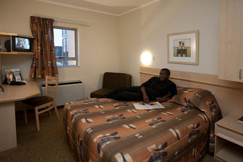 Road Lodge Southgate 1*