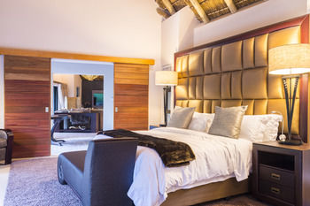 AM Lodge 0*