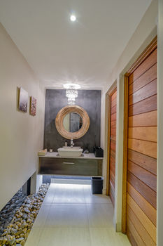 AM Lodge 0*