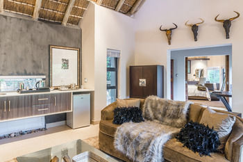 AM Lodge 0*
