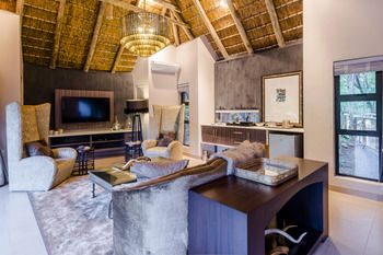 AM Lodge 0*