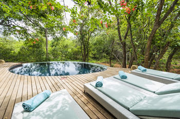 AM Lodge 0*
