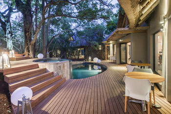 AM Lodge 0*