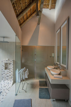 AM Lodge 0*
