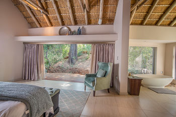 AM Lodge 0*