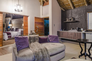 AM Lodge 0*