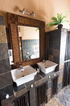 B&B African Rock Lodge 4*