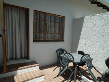 Lanseria Country Estate 0*