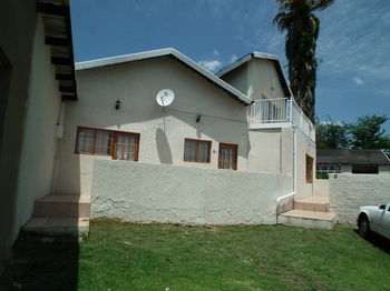 Lanseria Country Estate 0*