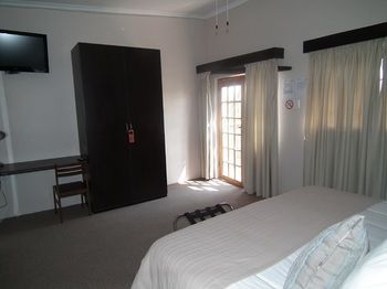 Lanseria Country Estate 0*