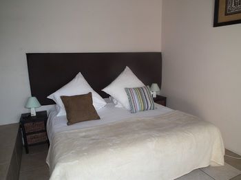 Lanseria Country Estate 0*