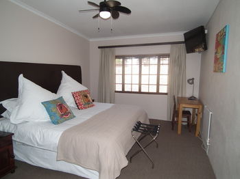 Lanseria Country Estate 0*