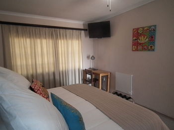 Lanseria Country Estate 0*