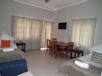 Lanseria Country Estate 0*