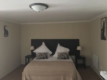 Lanseria Country Estate 0*
