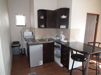 Lanseria Country Estate 0*