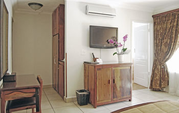 Afrique Boutique Hotel O.R. Tambo 4*