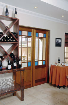 Afrique Boutique Hotel O.R. Tambo 4*