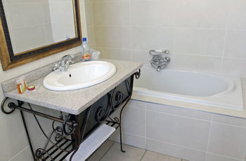 Afrique Boutique Hotel O.R. Tambo 4*