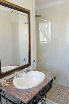 Afrique Boutique Hotel O.R. Tambo 4*