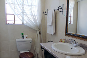 Afrique Boutique Hotel O.R. Tambo 4*