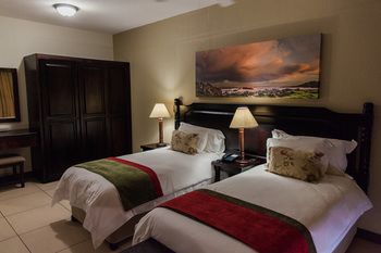 Umthunzi Hotel & Conference 3*