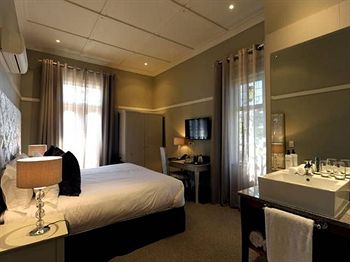 The Saint James on Venice Luxury Guest House 4*