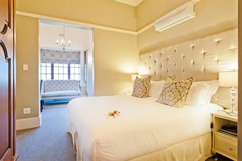The Saint James on Venice Luxury Guest House 4*
