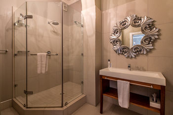 The Saint James on Venice Luxury Guest House 4*
