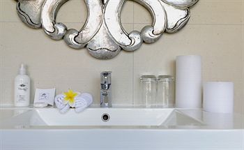 The Saint James on Venice Luxury Guest House 4*