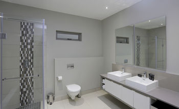 The Capital on Bath 3*