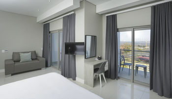 The Capital on Bath 3*