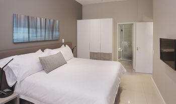The Capital on Bath 3*