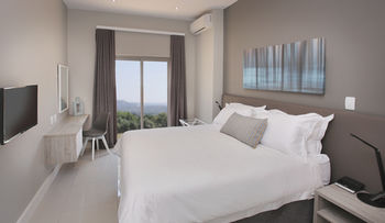 The Capital on Bath 3*