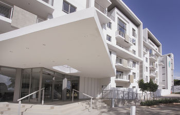 The Capital on Bath 3*