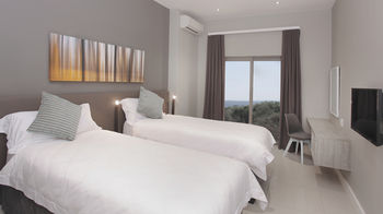 The Capital on Bath 3*