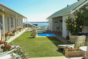 Gordon's Beach Lodge 4*
