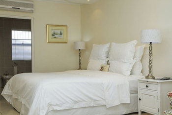 Gordon's Beach Lodge 4*