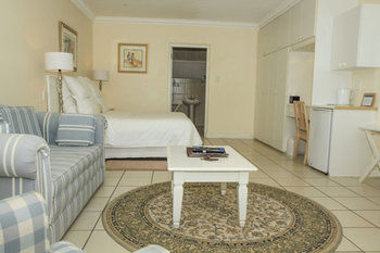 Gordon's Beach Lodge 4*